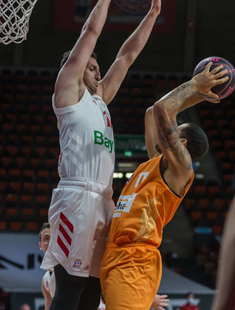 并策划了一 并策划了一