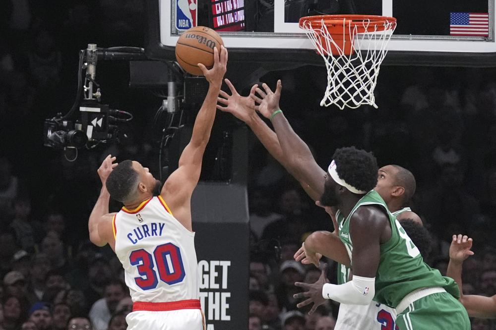 具备现代足 具备现代足